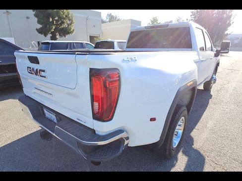 Used 2021 GMC Sierra 3500 SLT w/ SLT Convenience Package AWD/4WD image 4