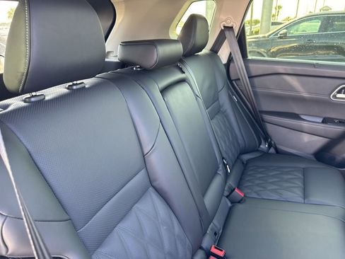 New 2026 Nissan Rogue Platinum AWD/4WD image 25