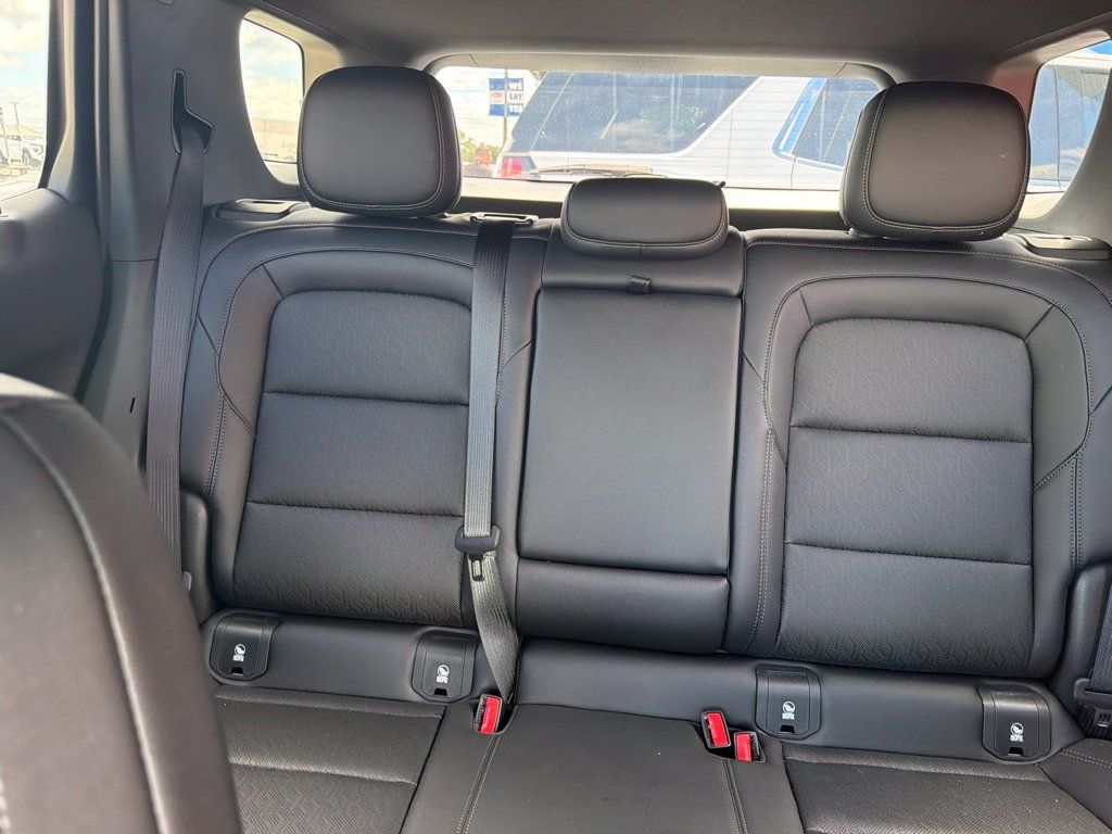 Used 2026 Chevrolet Equinox LT w/ Convenience Package II FWD image 10