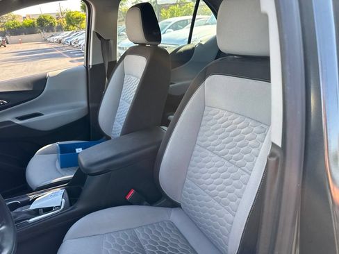 Used 2019 Chevrolet Equinox LS FWD image 7