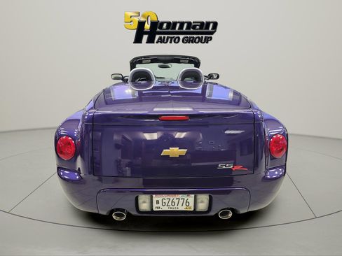 Used 2004 Chevrolet SSR w/ Preferred Equipment Group image 3