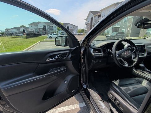 Used 2018 GMC Acadia SLT FWD image 9