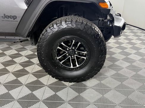 Used 2024 Jeep Wrangler Unlimited Sport AWD/4WD image 5