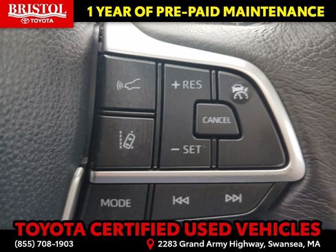 Used 2024 Toyota Sienna XLE FWD image 31