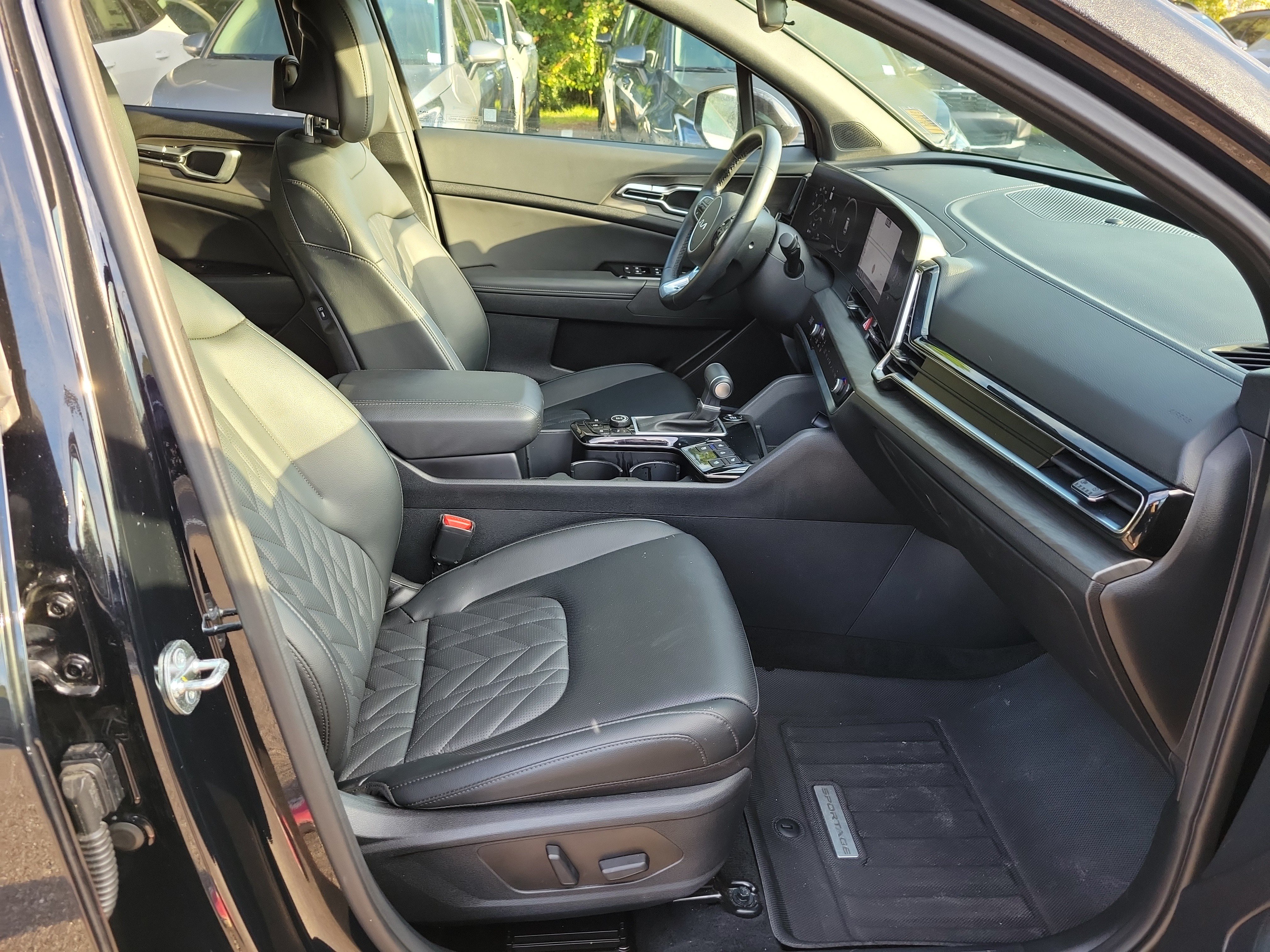 Certified 2025 Kia Sportage X-Pro Prestige AWD/4WD image 5