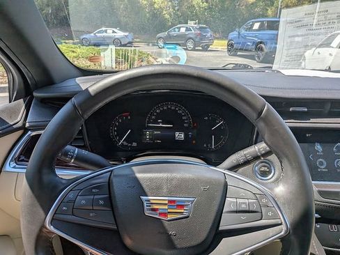 Used 2019 Cadillac XT5 Luxury w/ LPO, Radiant Package FWD image 31
