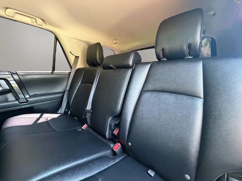 Used 2020 Toyota 4Runner Venture w/ Moonroof Package AWD/4WD image 20