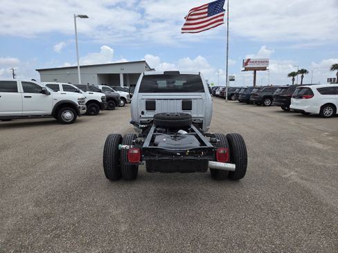 New 2026 RAM 3500 Tradesman AWD/4WD image 6