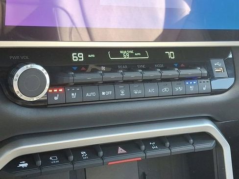 Certified 2025 Toyota Sequoia Platinum w/ TRD Off-Road Package AWD/4WD image 16