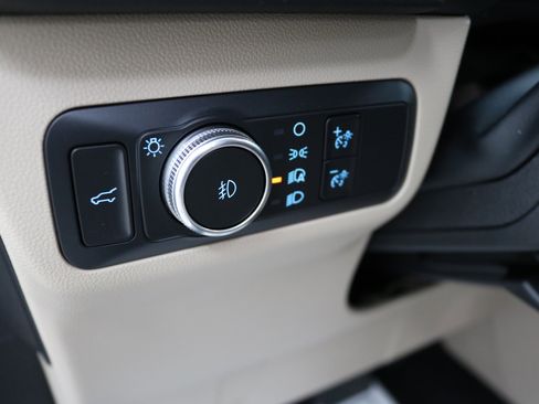 Used 2022 Ford Escape SEL image 18