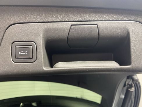 Used 2023 Buick Envision Avenir AWD/4WD image 30