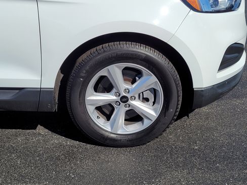 Certified 2024 Ford Edge SE w/ Cargo Accessory Package image 10