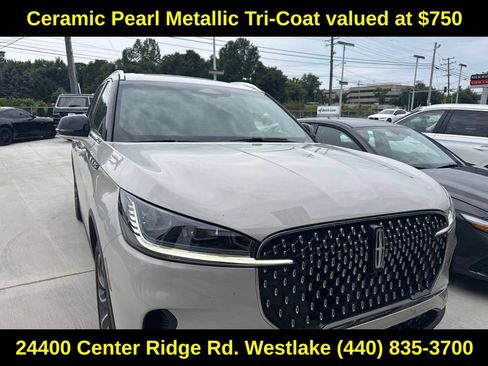 Used 2025 Lincoln Aviator Reserve w/ Illumination Package AWD/4WD image 4