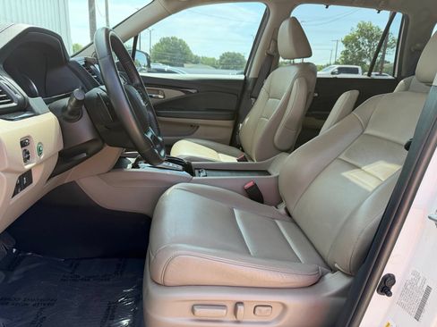 Used 2022 Honda Pilot Touring image 19