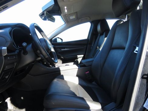 Used 2020 MAZDA MAZDA3 Sedan w/ Select Package image 11