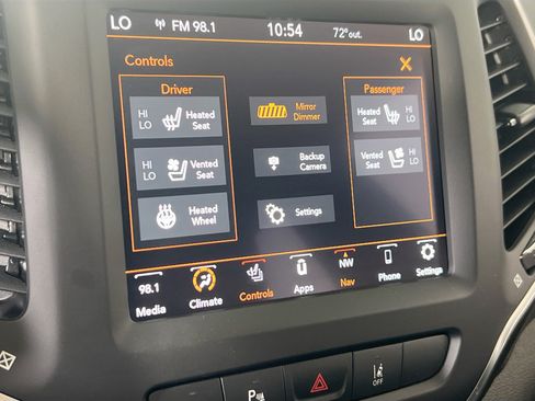 Used 2023 Jeep Cherokee Altitude Lux w/ Lux Elite Package AWD/4WD image 32