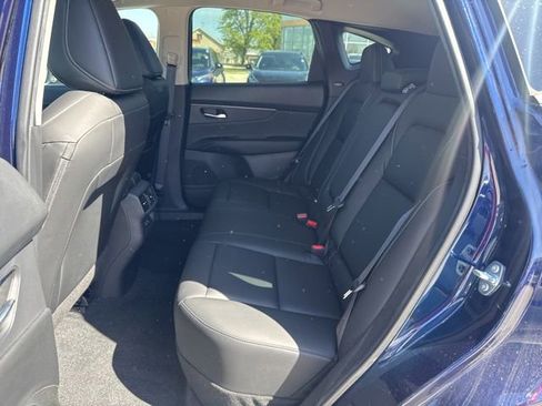 Used 2025 Nissan Murano SV AWD/4WD image 10