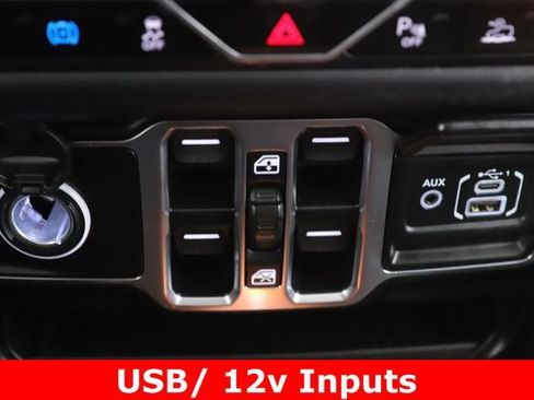 Used 2025 Jeep Wrangler Unlimited Sahara w/ Safety Group image 23