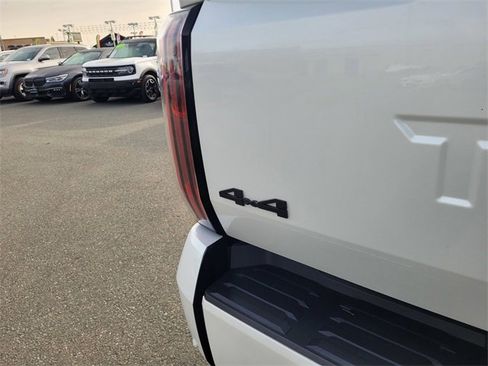 Used 2023 Toyota Tundra Platinum image 7