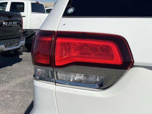 Used 2022 Jeep Grand Cherokee Limited image 10
