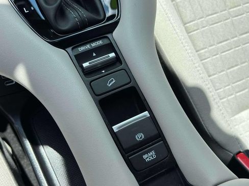 Used 2024 Honda HR-V LX image 30