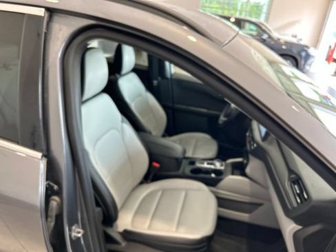 Used 2023 Ford Escape Platinum AWD/4WD image 17