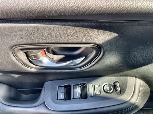 Used 2023 Honda HR-V LX image 17