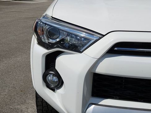 Used 2020 Toyota 4Runner TRD Off-Road Premium w/ Moonroof Package AWD/4WD image 9