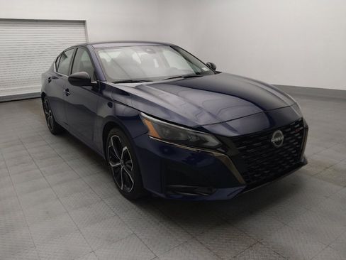 Used 2024 Nissan Altima 2.5 SR FWD image 13
