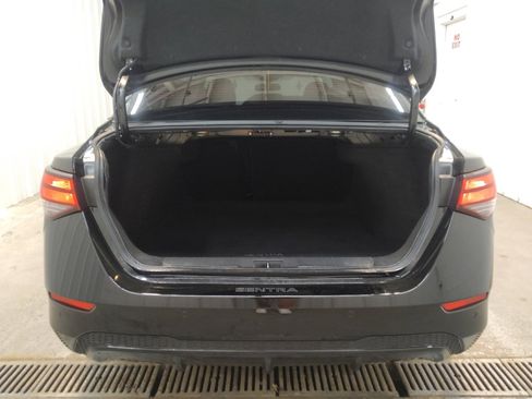 Used 2022 Nissan Sentra SV FWD image 29