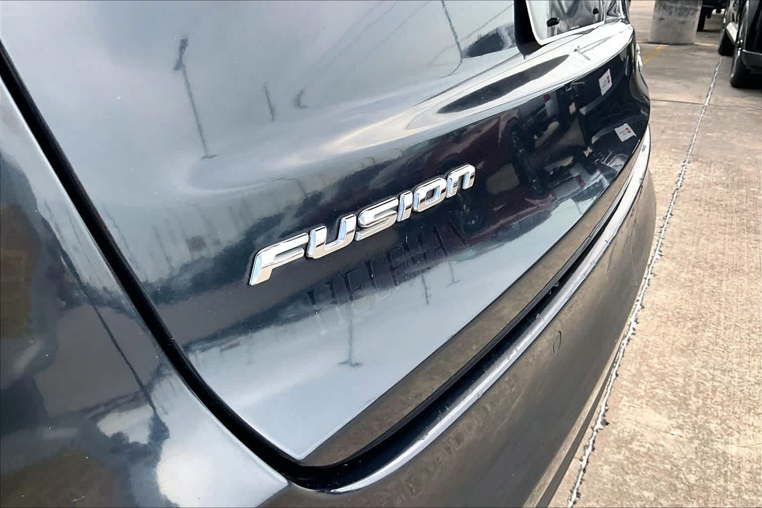 Used 2020 Ford Fusion SE FWD image 31