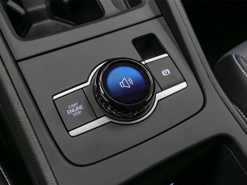 New 2025 Volkswagen Tiguan SE image 19