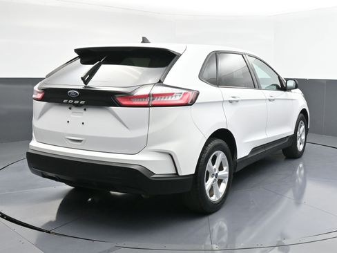 Used 2021 Ford Edge SE image 8