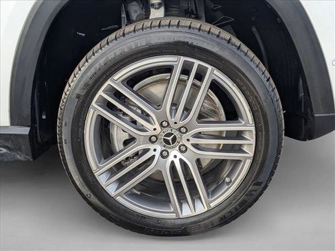 Used 2022 Mercedes-Benz GLS 450 4MATIC image 25