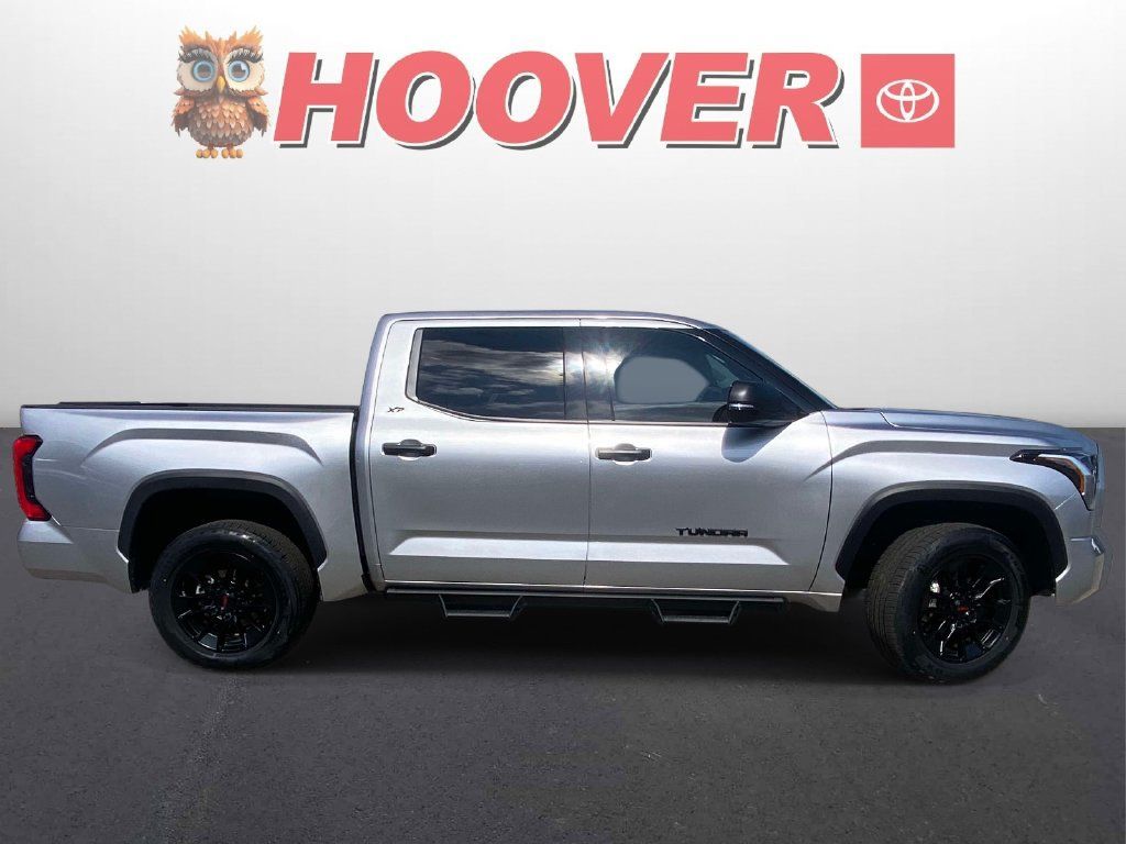Used 2023 Toyota Tundra SR5 w/ SR5 Convenience Package AWD/4WD image 5