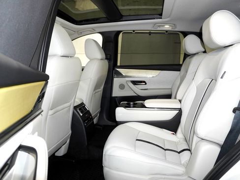 Used 2024 MAZDA CX-90 3.3 Turbo S w/ Premium Plus image 18