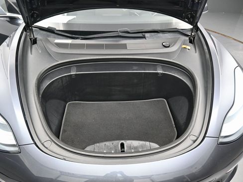 Used 2018 Tesla Model 3 Long Range image 37