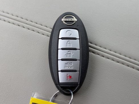 Used 2025 Nissan Altima 2.5 SV FWD image 31