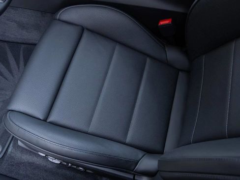 New 2025 Porsche Macan Electric image 76