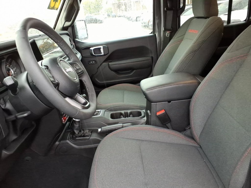 Certified 2025 Jeep Wrangler Unlimited Rubicon w/ Safety Group AWD/4WD image 8