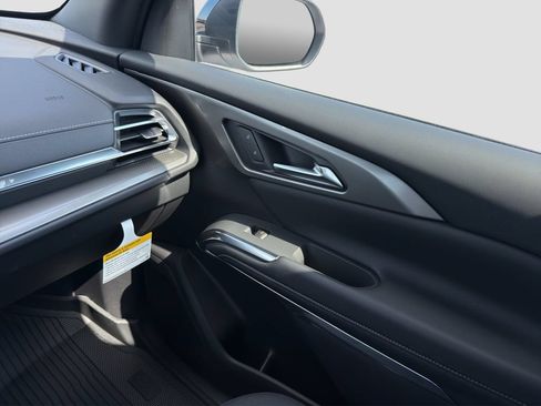 New 2026 Chevrolet Traverse LT w/ Midnight/Sport Edition FWD image 26