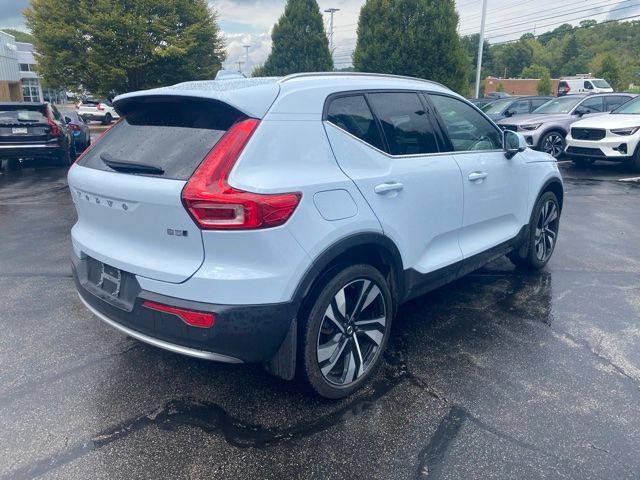 Used 2024 Volvo XC40 B5 Plus w/ Climate Package AWD/4WD image 5