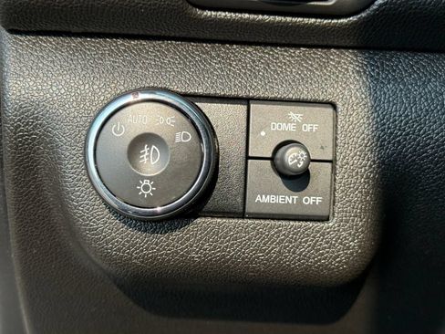 Used 2017 Chevrolet Traverse Premier AWD/4WD image 21