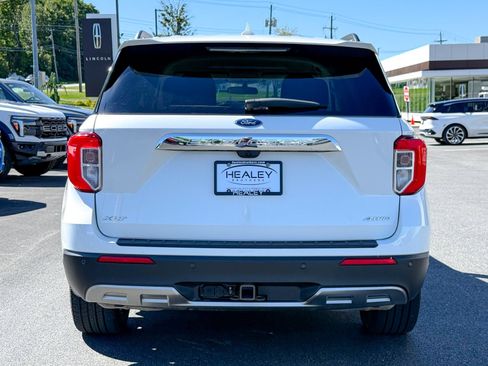 Certified 2023 Ford Explorer XLT w/ Equipment Group 202A AWD/4WD image 5