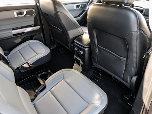 Used 2021 Ford Explorer XLT w/ Equipment Group 202A image 33