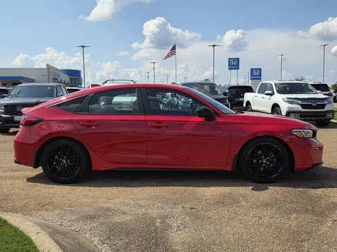Used 2025 Honda Civic Sport image 4