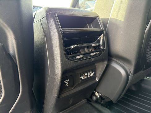 Used 2023 Jeep Grand Cherokee Altitude image 30