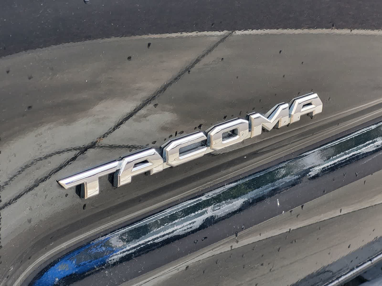 Used 2020 Toyota Tacoma TRD Sport w/ TRD Premium Sport Package AWD/4WD image 11