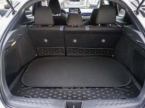 Used 2020 Toyota C-HR XLE image 25