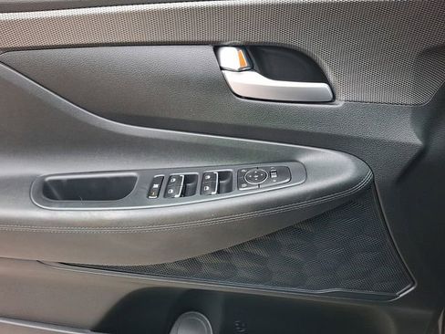 Used 2020 Hyundai Santa Fe SE image 12